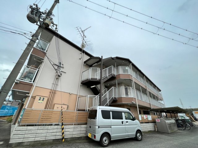 和泉市鍛治屋町のマンションの建物外観