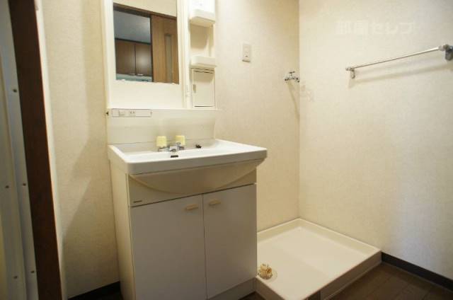 洗面設備　写真は３Ｃ号室です