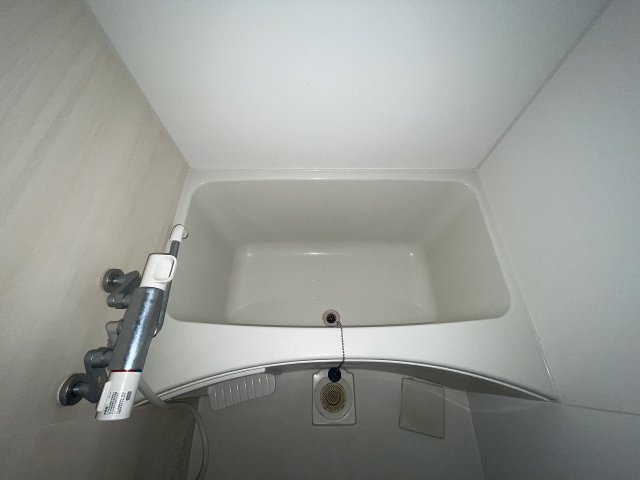 バス・シャワールーム　モデル写真