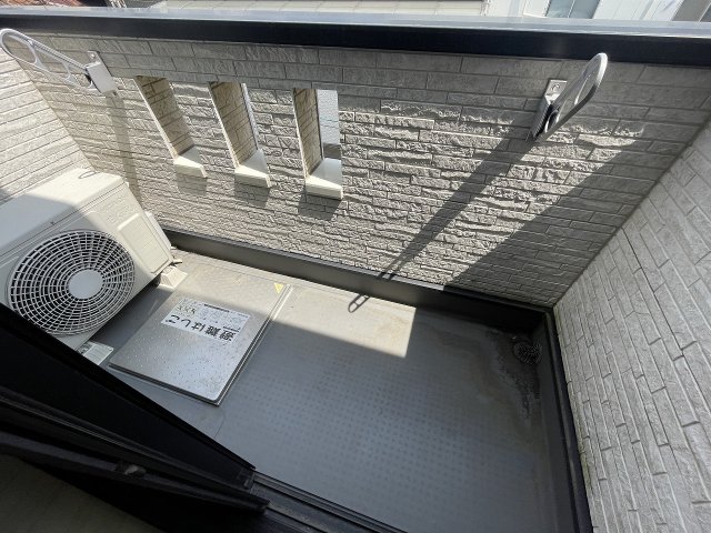 バルコニー　モデル写真