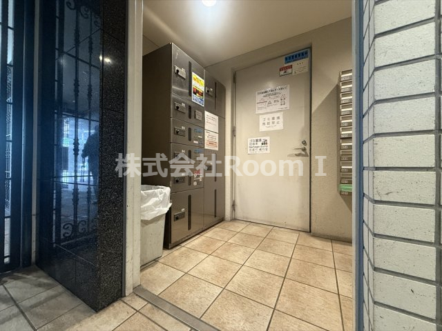 ロビー　建物の内部です宅配BOXです