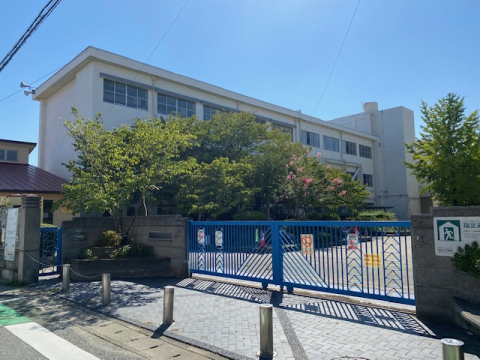 小学校　西宮市立瓦木小学校（小学校）まで850m