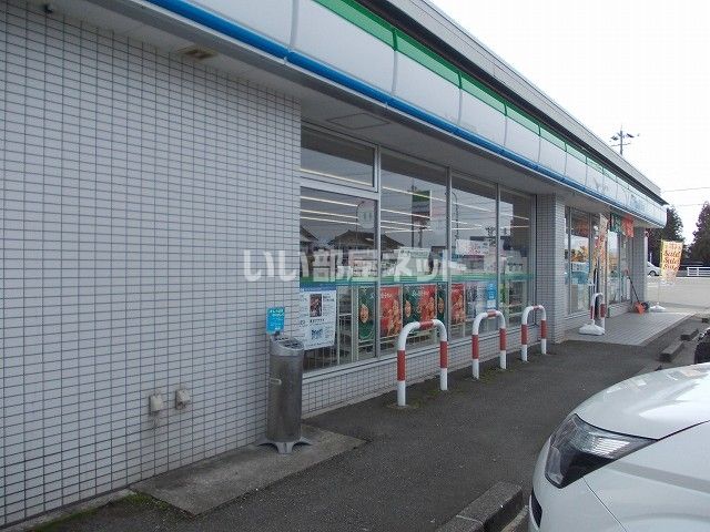 コンビニ　ファミリーマート 砺波苗加店（コンビニ）まで730m