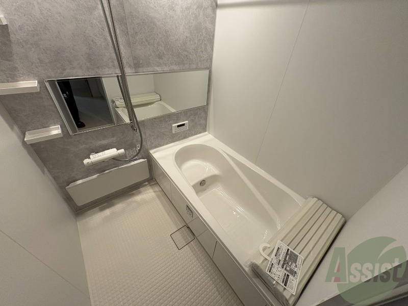 バス・シャワールーム　浴室はこちらのユニットバスです。一日の疲れを癒しましょう。