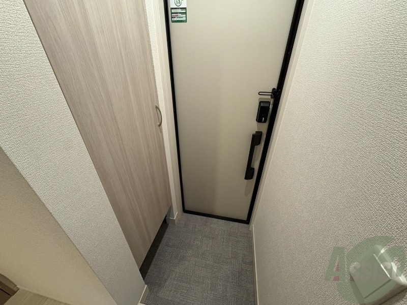 玄関　仕事から帰って迎えてくれるのはスタイリッシュな玄関です。