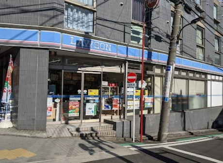 コンビニ　ローソン Ｈ三田四丁目店（コンビニ）まで352m