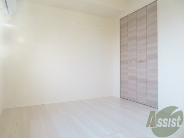 その他部屋・スペース　こちらのお部屋も日差しが入り明るいお部屋ですよ