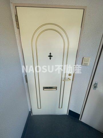 玄関　収納もある玄関です