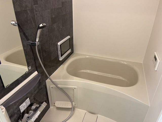 バス・シャワールーム　追い焚き機能・浴室乾燥機 ※建物完成前のためイメージです