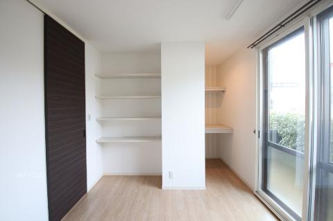 収納　寝室ウォークインクローゼット