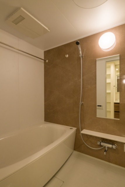 バス・シャワールーム