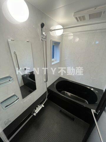 バス・シャワールーム　コンパクトで使いやすいお風呂です