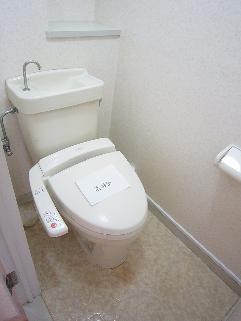 トイレ　※類似した間取りの内観写真となります。相違する場合は現況優先