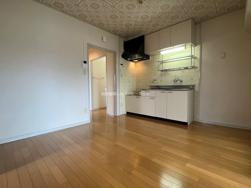 キッチン　※類似した間取りの内観写真となります。相違する場合は現況優先