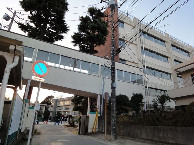 小学校　小金小学校（小学校）まで560m