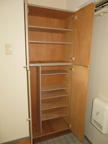 玄関　シューズボックス