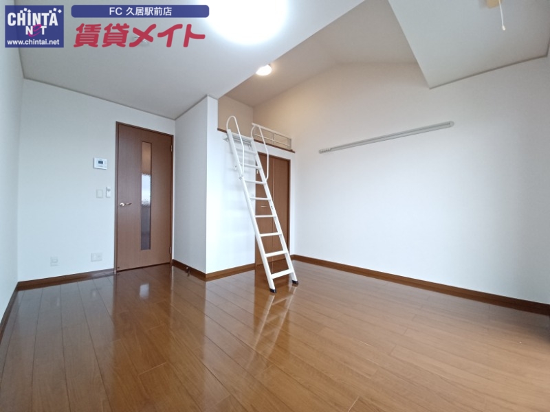 居室・リビング　同タイプの部屋写真です