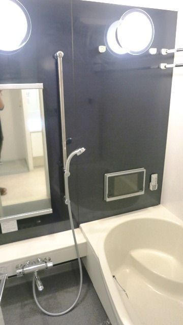 バス・シャワールーム　※別部屋の写真です