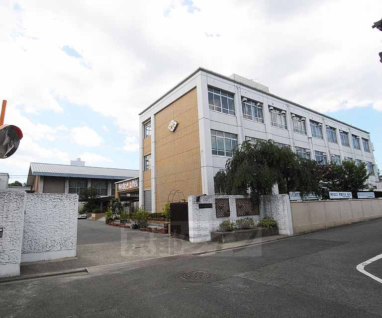 中学校　九条中学校（中学校）まで360m