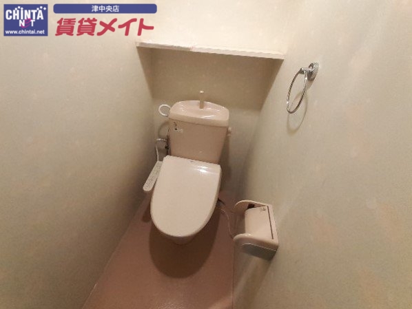 トイレ　同型参考写真