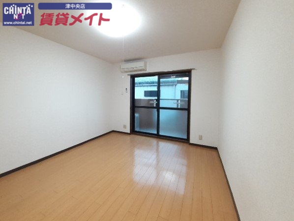 居室・リビング　同型参考写真