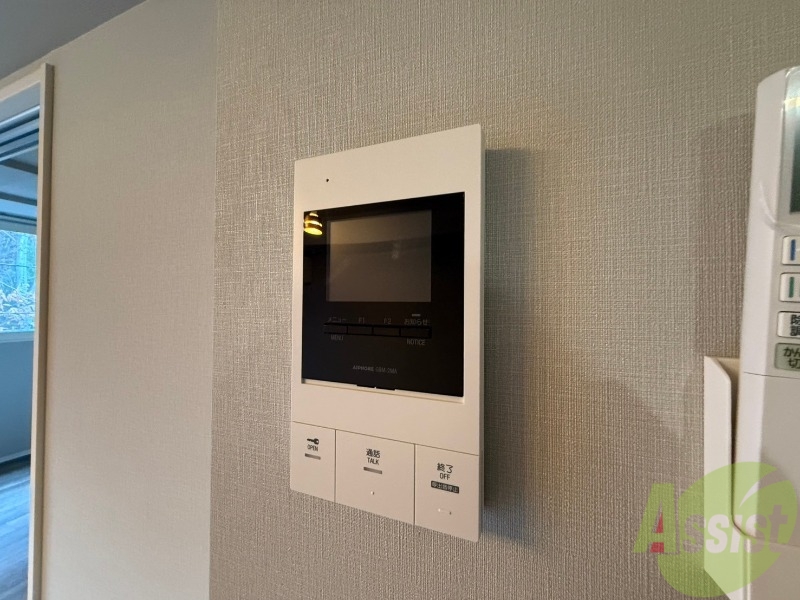 セキュリティ　ＴＶモニター付インターホンです。来客者の顔が見えるので安心！