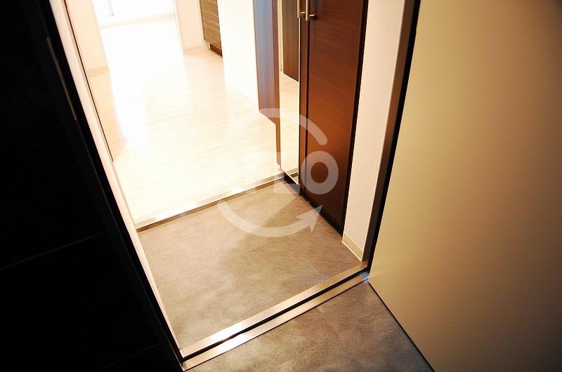 玄関　パークヒルズ難波南ルミエール　玄関