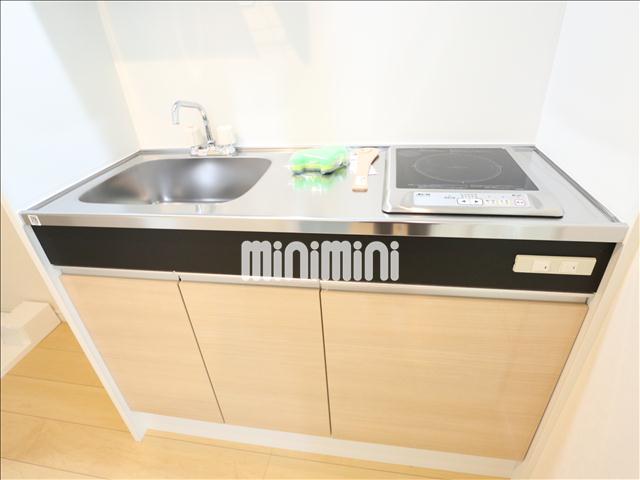 キッチン　キッチン下部にも収納がございます