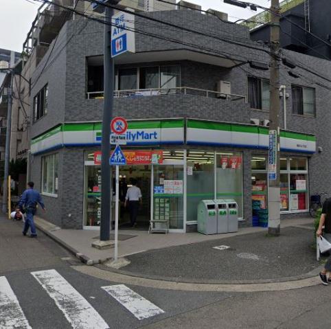 コンビニ　ファミリーマート（コンビニ）まで1215m