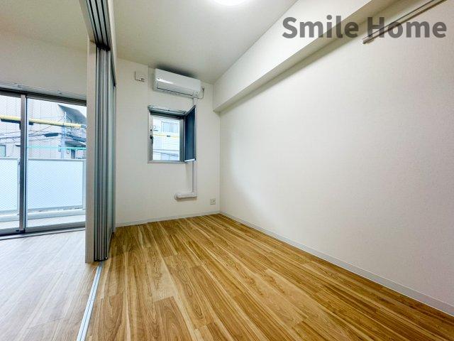 居室・リビング　エアコン付きのお部屋です