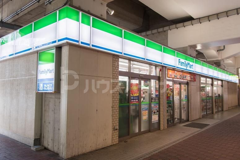 コンビニ　ファミリーマート新鎌ケ谷駅店（コンビニ）まで160m
