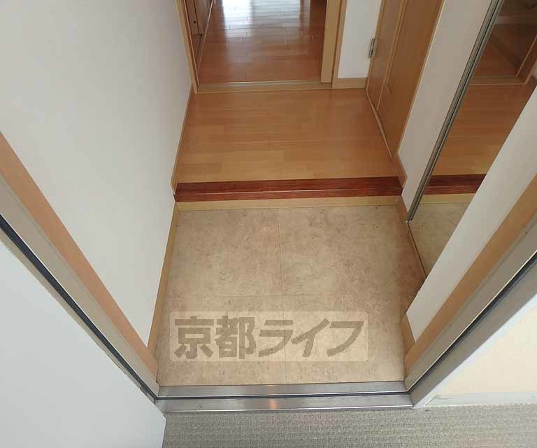 玄関　靴はしっかり並べましょう