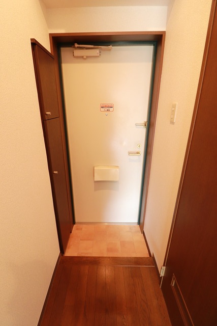 玄関　部屋から見た玄関ドアです。