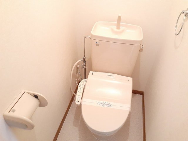 トイレ　清潔感のあるトイレです