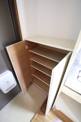 収納　シューズボックス