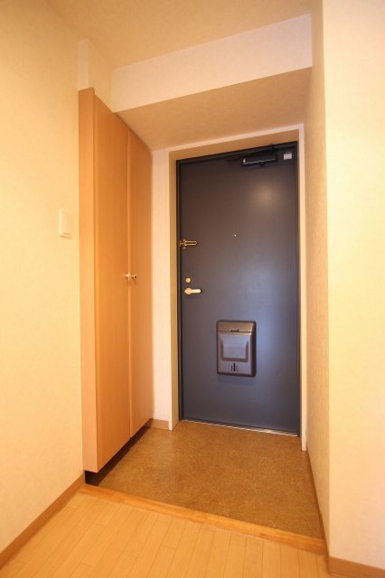 玄関　同物件別号室のものです。