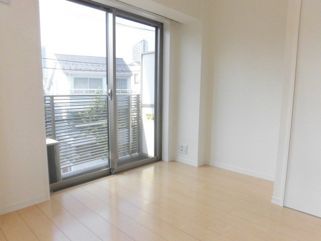 居室・リビング　※別部屋の参考写真です。