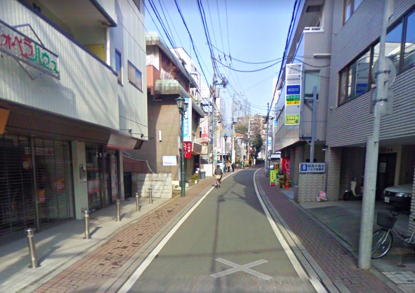 ショッピングセンター　多摩平1丁目仲通り商店会（ショッピングセンター）まで884m