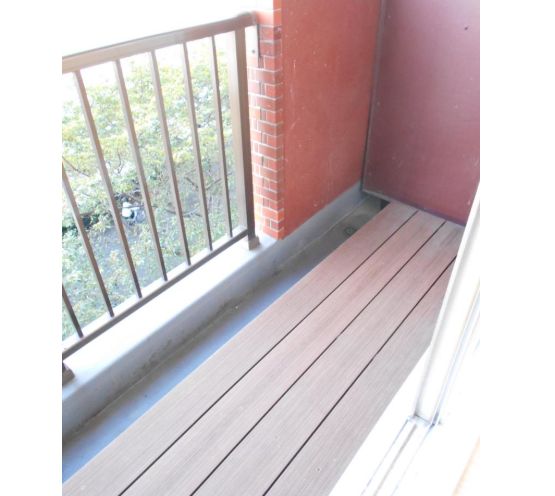 バルコニー　陽当たり良好なバルコニーです