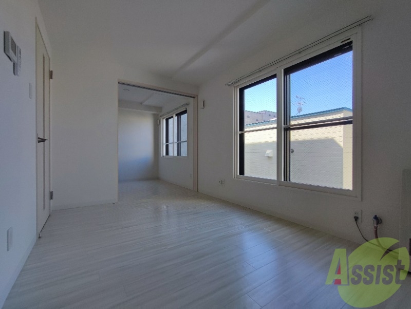 居室・リビング　広くてきれいなリビングです！快適に過ごせそうですね。