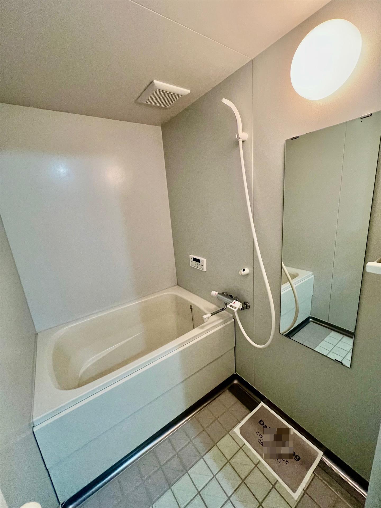 バス・シャワールーム　追炊き付き浴室