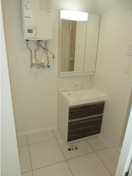 洗面設備　シャワードレッサー付きです！