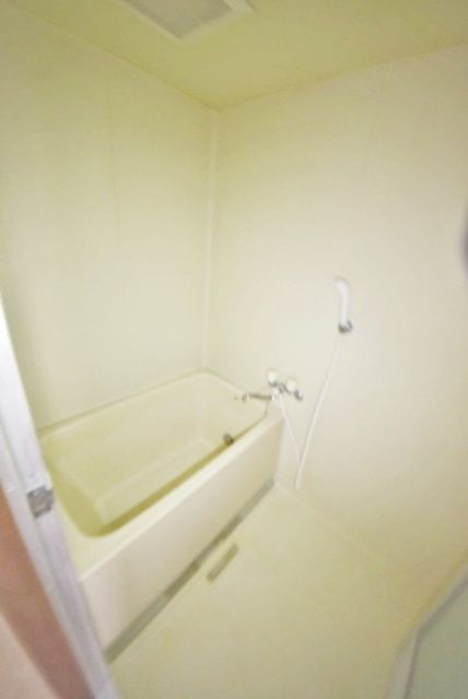 バス・シャワールーム　★追い炊き機能付きのバスルームです★