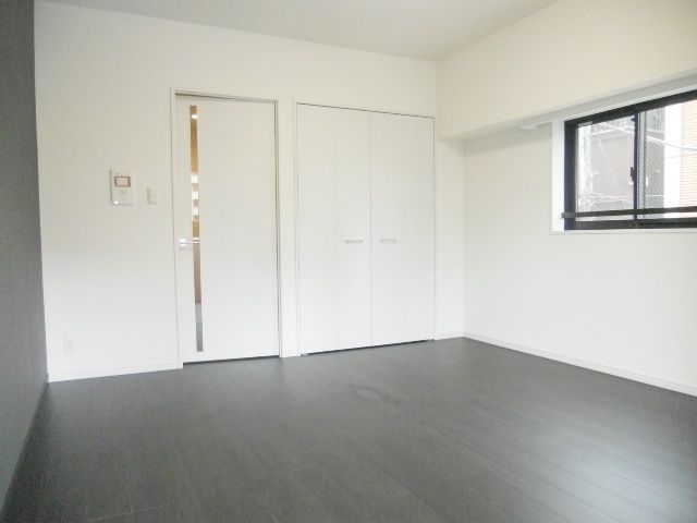 居室・リビング　こちらの居間で趣味の時間をお楽しみください