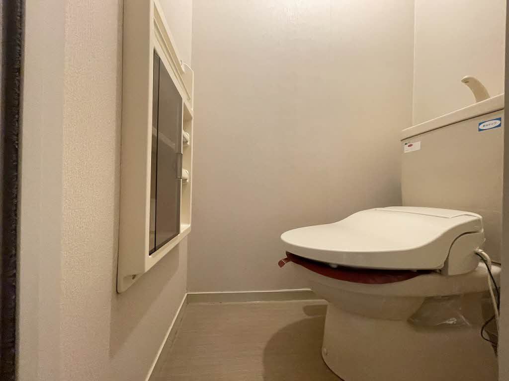 トイレ　トイレ