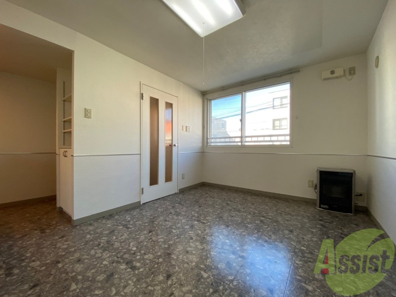 居室・リビング　広くてきれいなリビングです！快適に過ごせそうですね。