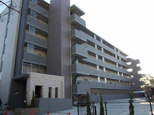 建物外観　外観タイル張りです