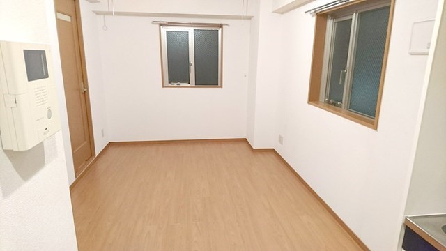 居室・リビング　室内