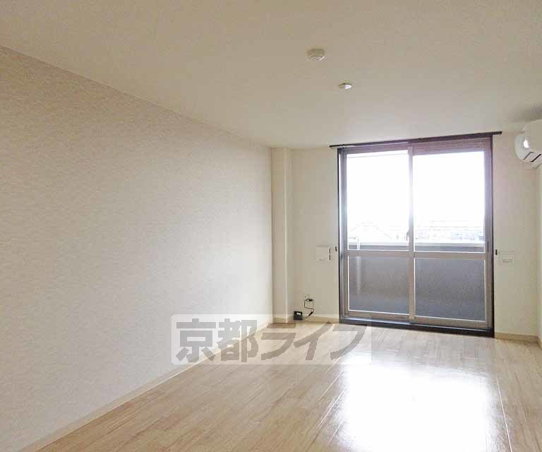 居室・リビング　広々としたリビングです