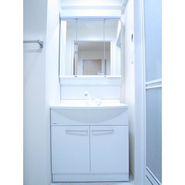 洗面設備　ミラーキャビネット３面鏡♪